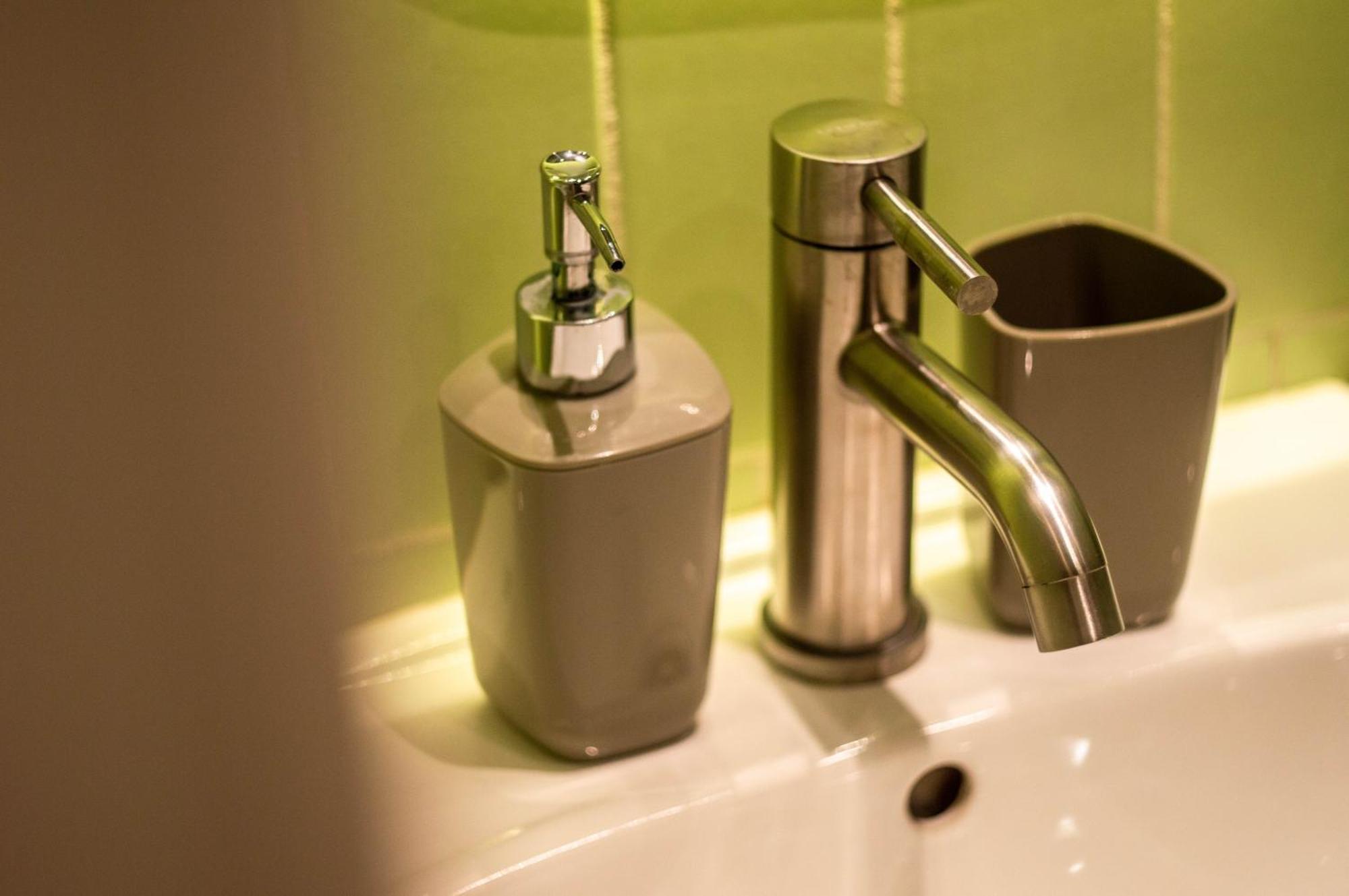 Kyiv Mars Apartments Ngoại thất bức ảnh