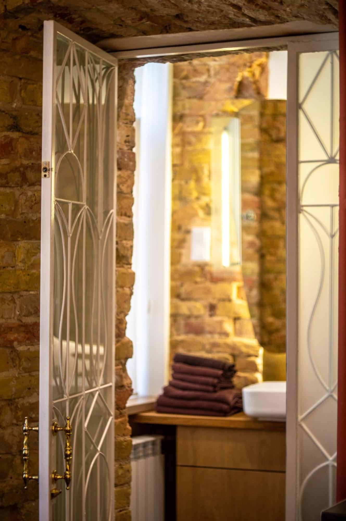 Kyiv Mars Apartments Ngoại thất bức ảnh